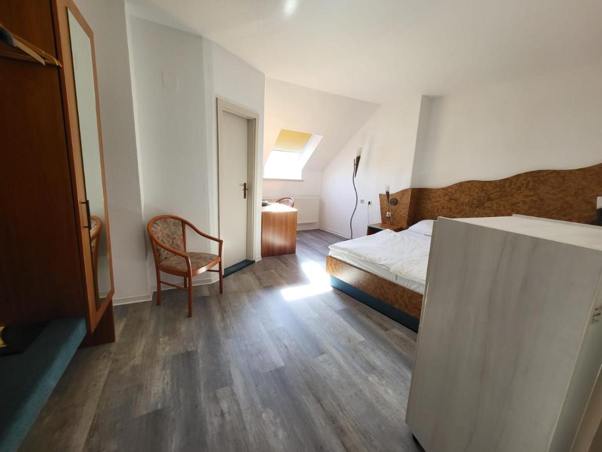 Ratskeller Hotel Carlsfeld Buitenkant foto